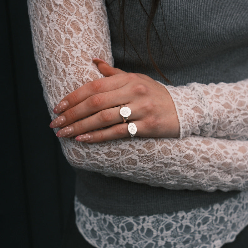 Gold Rose Lace Tattoo Engraved Signet Ring