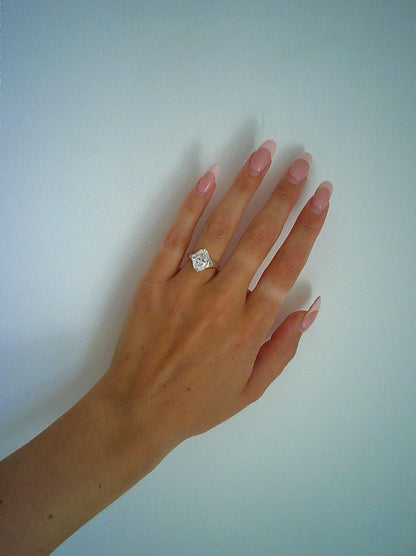 Daphni Engagement Ring