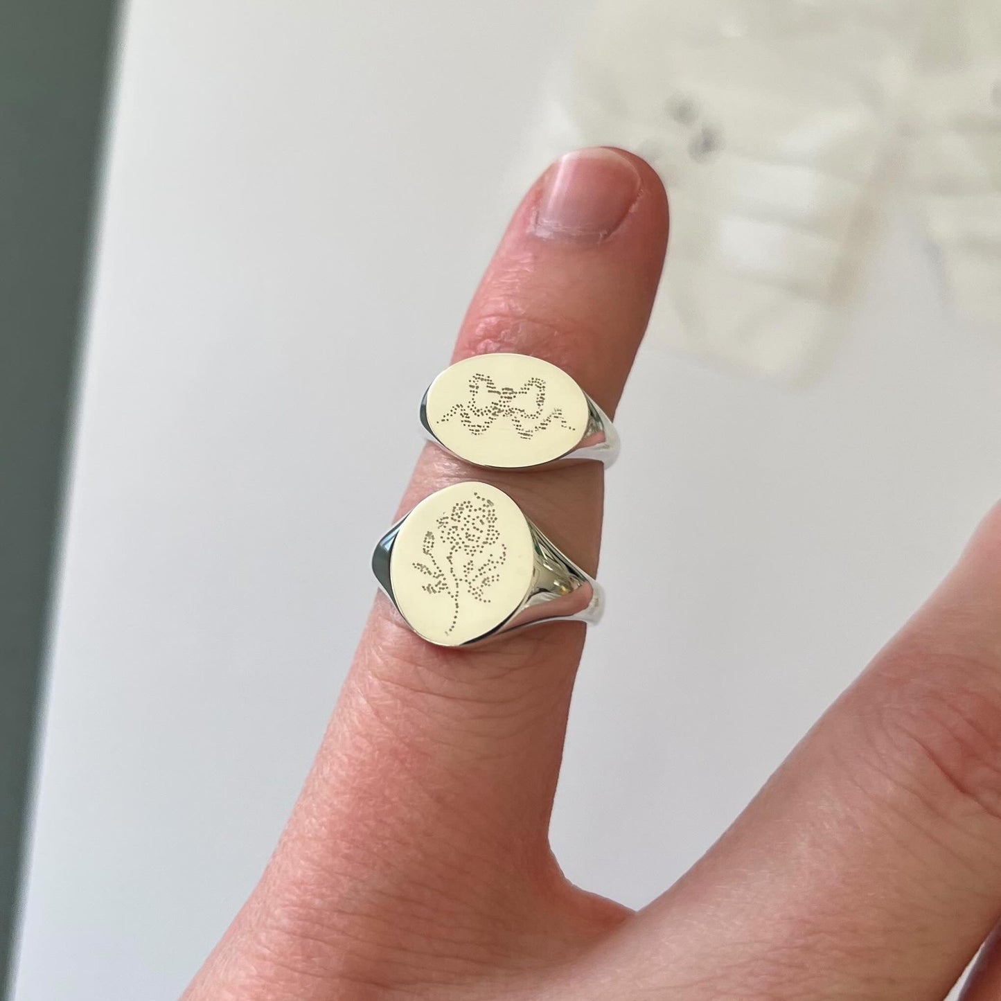 Gold Bow Lace Engraved Signet Ring