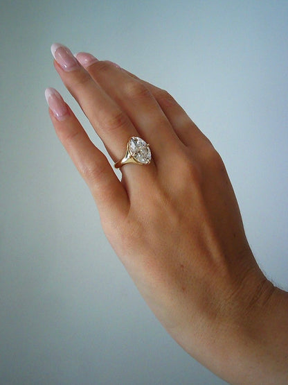 Daphni Engagement Ring