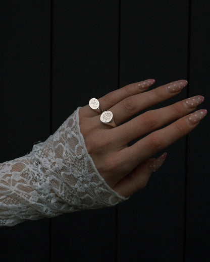Rose Lace Tattoo Signet Ring | Gold