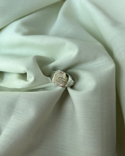 Large Cushion Signet With Engraving | Silver