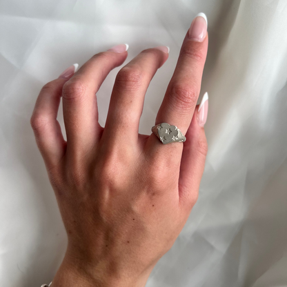 Stars In Their Eyes Silver Heart Signet