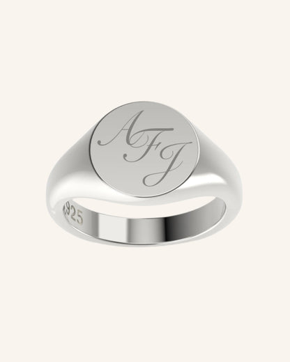 Mini Pinky Round Signet With Engraving | Silver