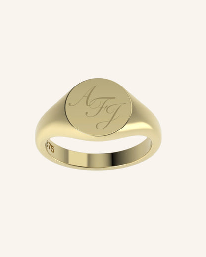 Mini Pinky Round Signet With Engraving | Gold